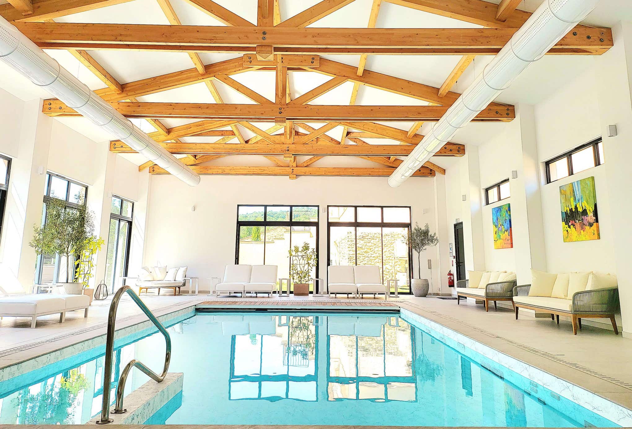 Piscine intérieure du Ribiera SPA